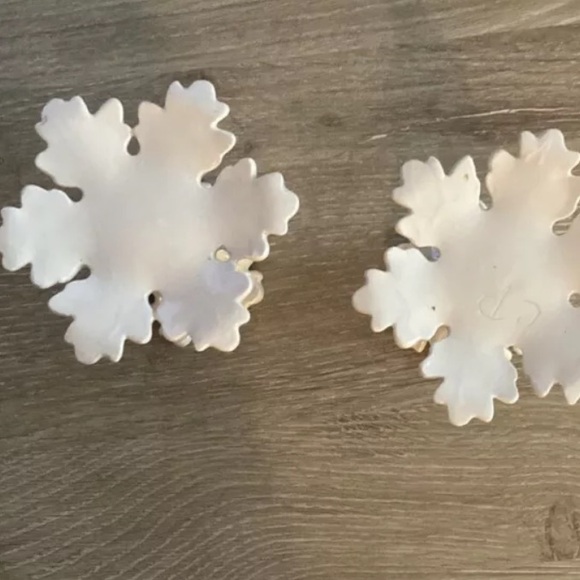 Snowflake Decorative Home Accents | Candle Holders - 2 pair - Picture 5 of 5